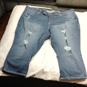 Torrid bombshell skinny women's long shorts size 28